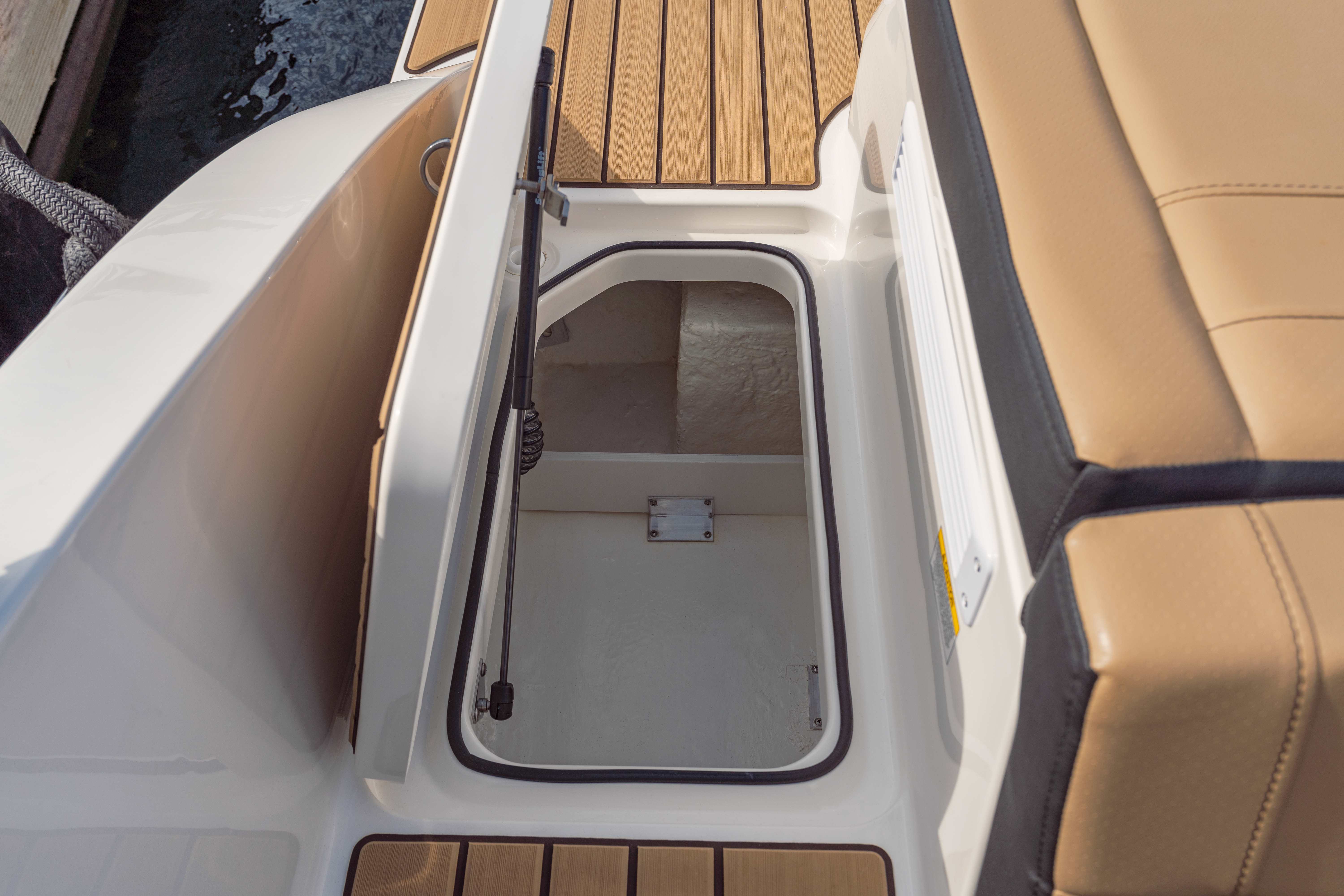 sea-ray-190-spoe-seadek