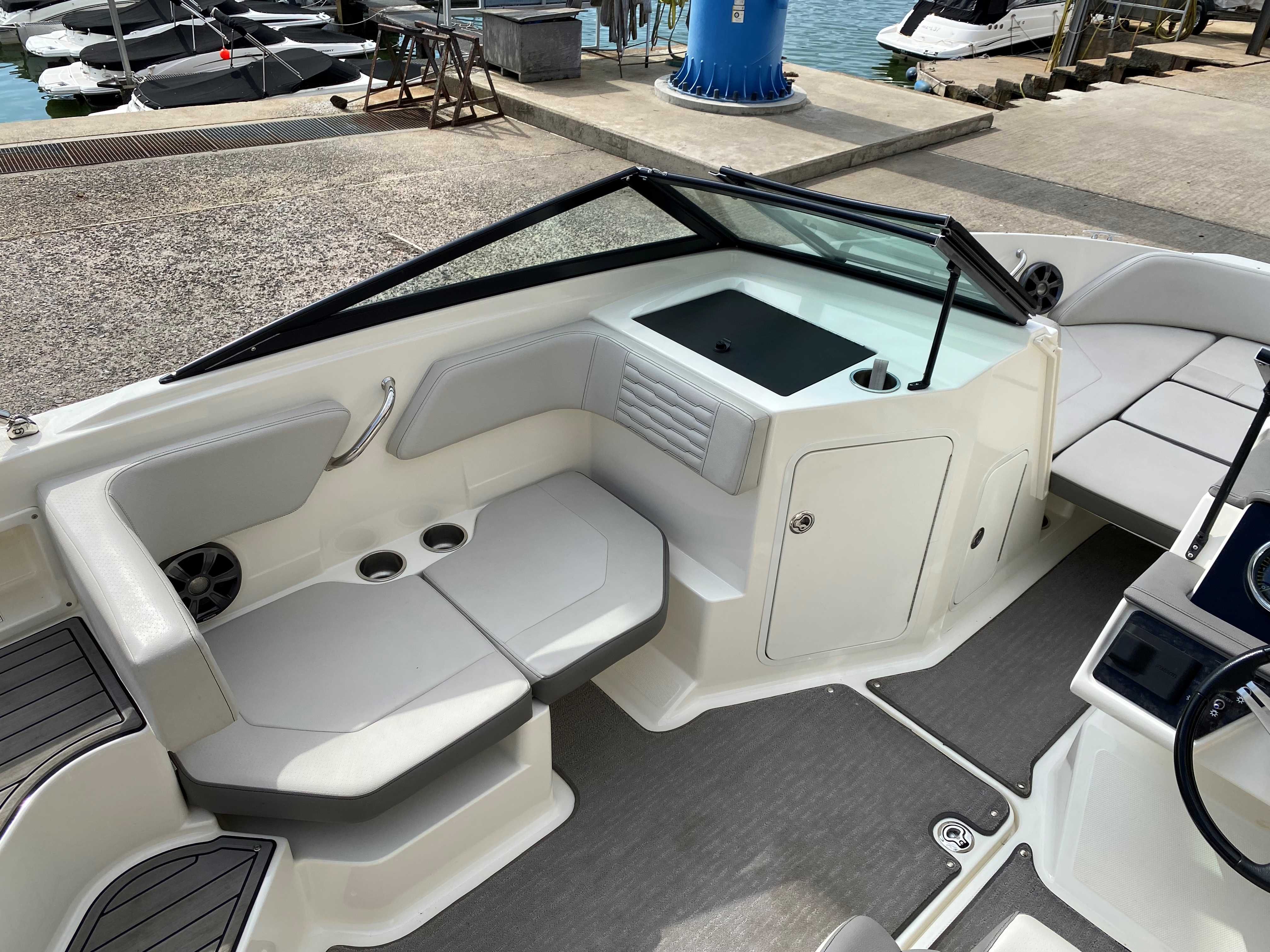 sea-ray-190-spoe-steinbacher-slip-trailer-gruehn-mosel-boote-motorboot