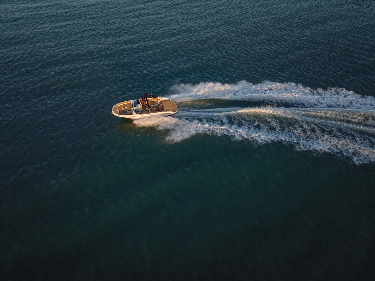 sea-ray-270-sdxe-2025-mercruiser-gruehn-koblenz-wasersportzentrum