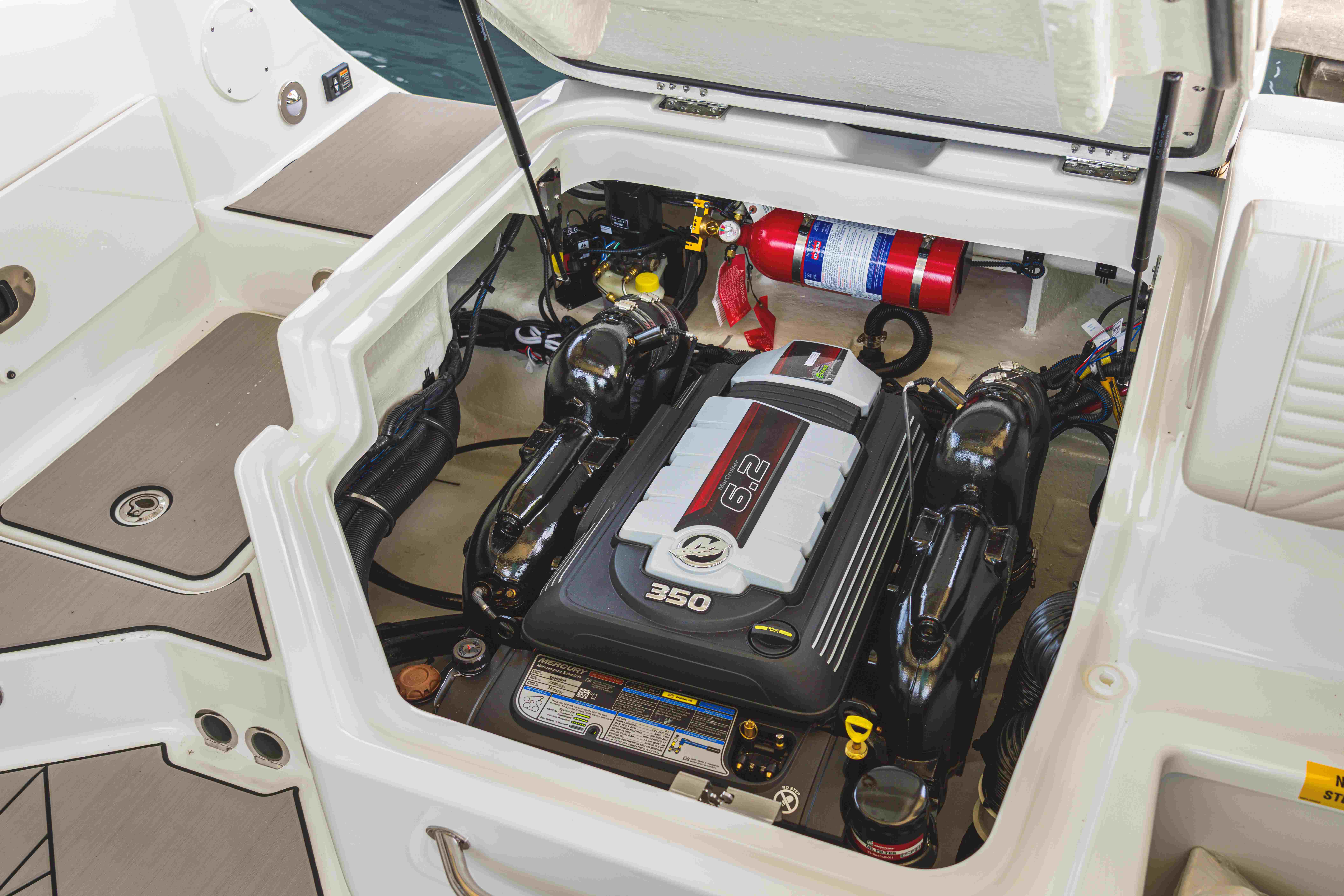 neu-wassersportzentrum-gruehn-koblenz-sea-ray-230-