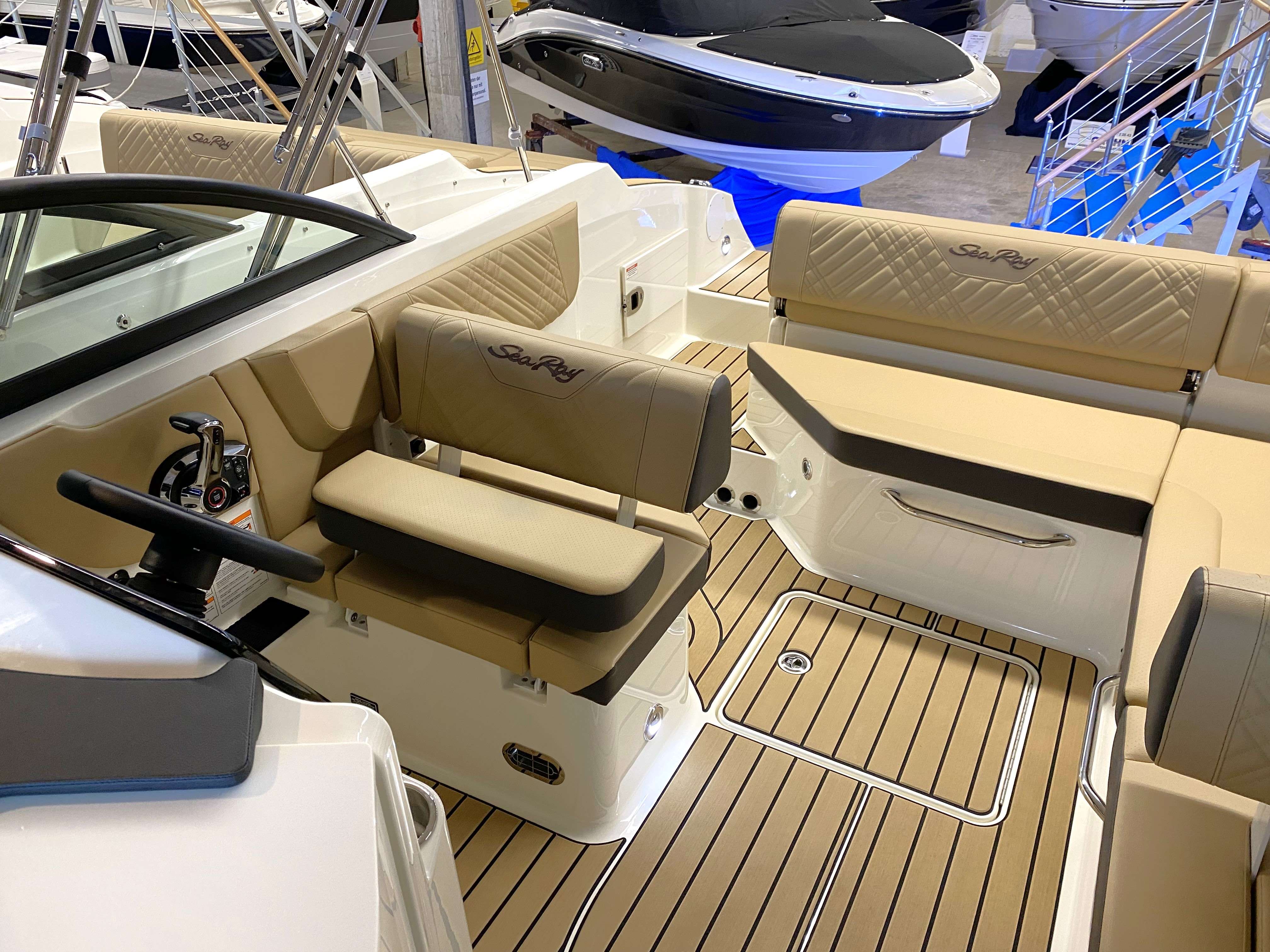 sea-ray-2026-230-sdxe-koblenz-mosel-gruuhn-wasserportzentrum-bowrider-motorboot