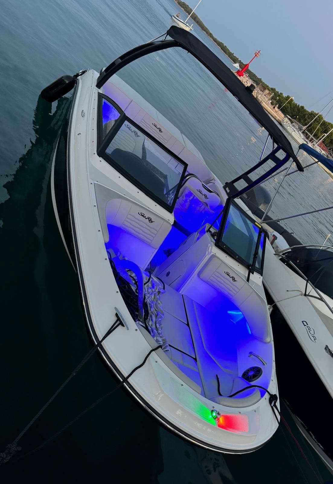 sea-ray-210-tauer-tower-blaues-led-lichtpaket-gruehn-koblenz