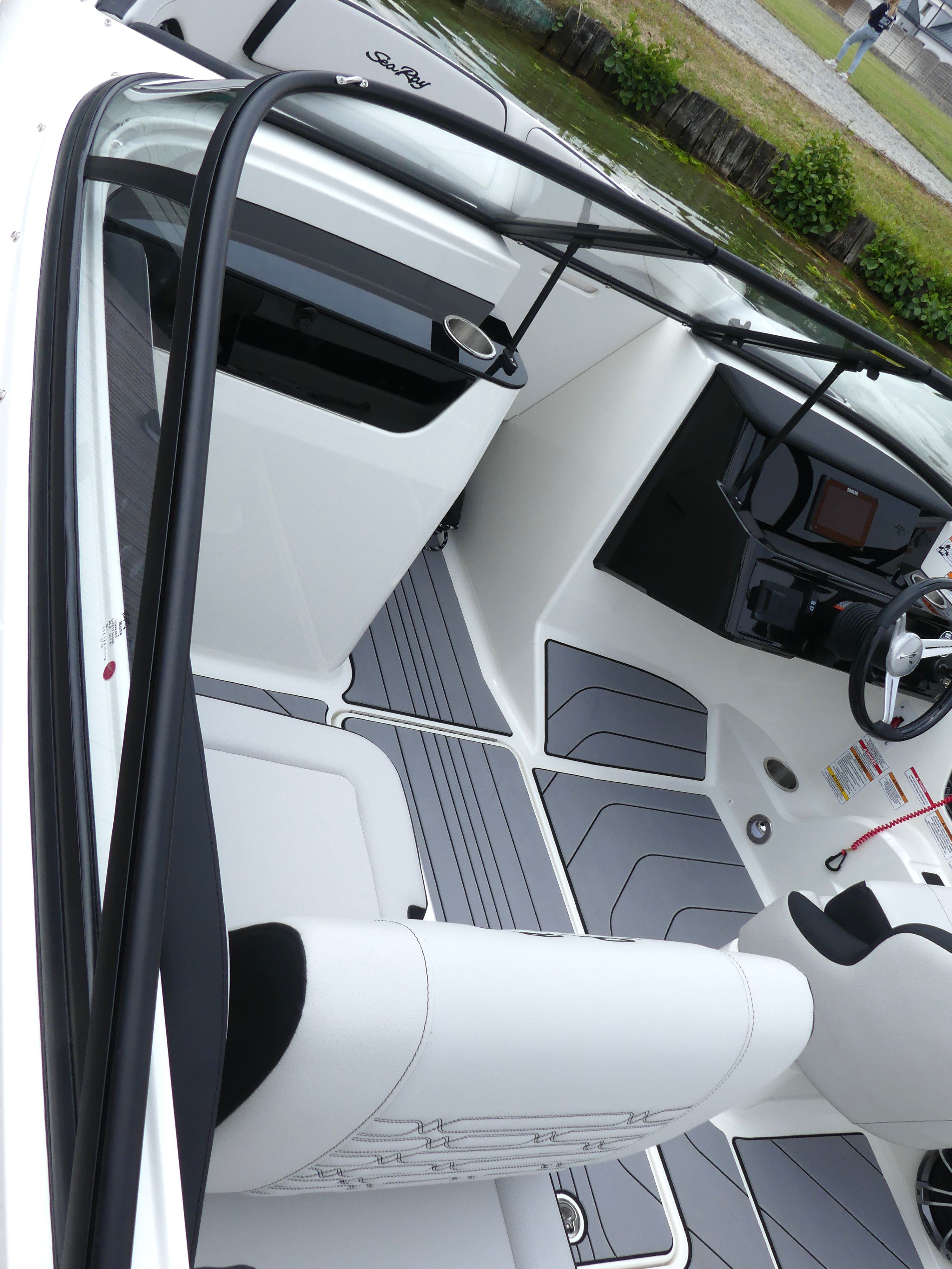 sea-ray-190-spxe-neues-modell-wassersportzentrum-gruehn
