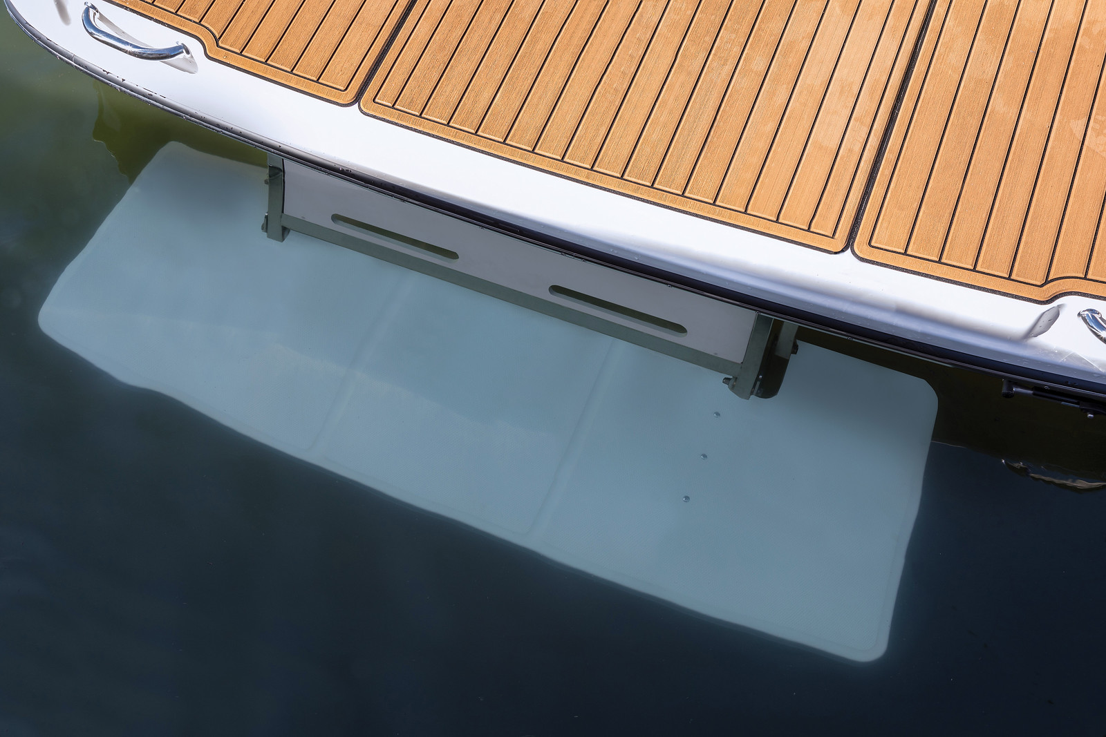 sea-ray-slx-280-motorboot-badeplattform