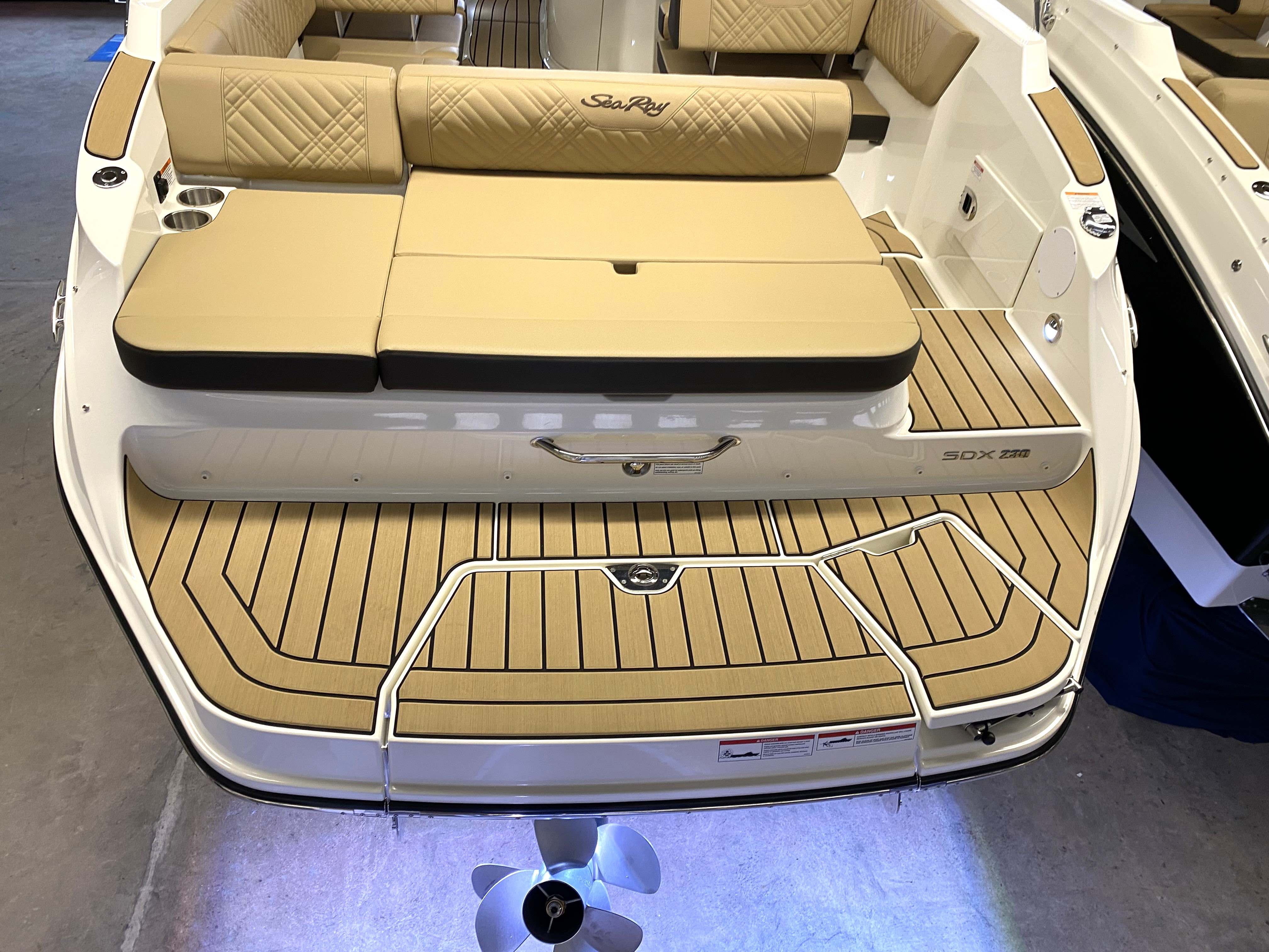 sea-ray-230-sdxe-gruehn-koblenz-wassersportzentrum-neues-modell-230