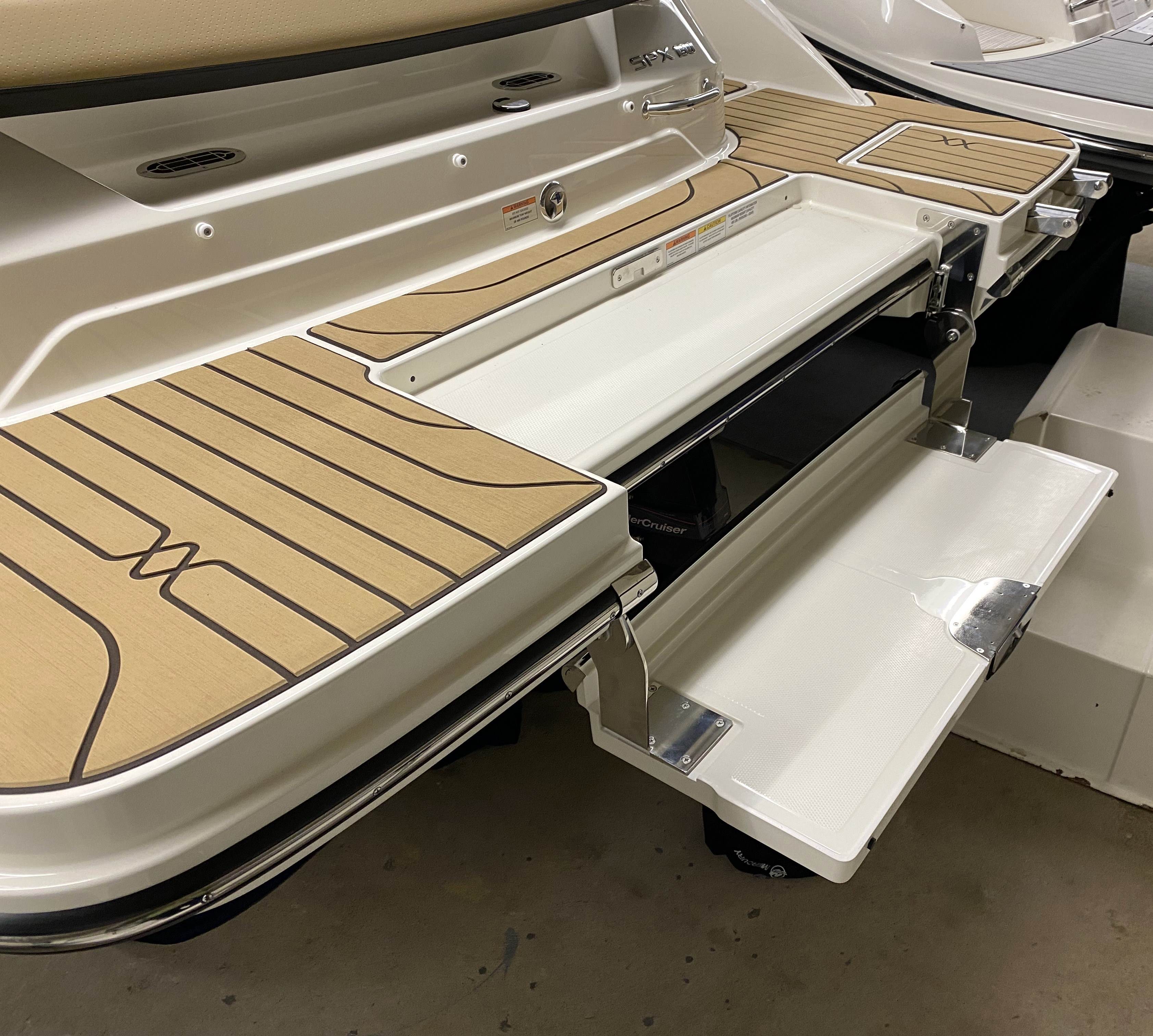 Sea-ray-badepalttform-badeleiter-190-spxe-2026-gruehn-dunde-manuelle-unterwasserbadeplattform 
