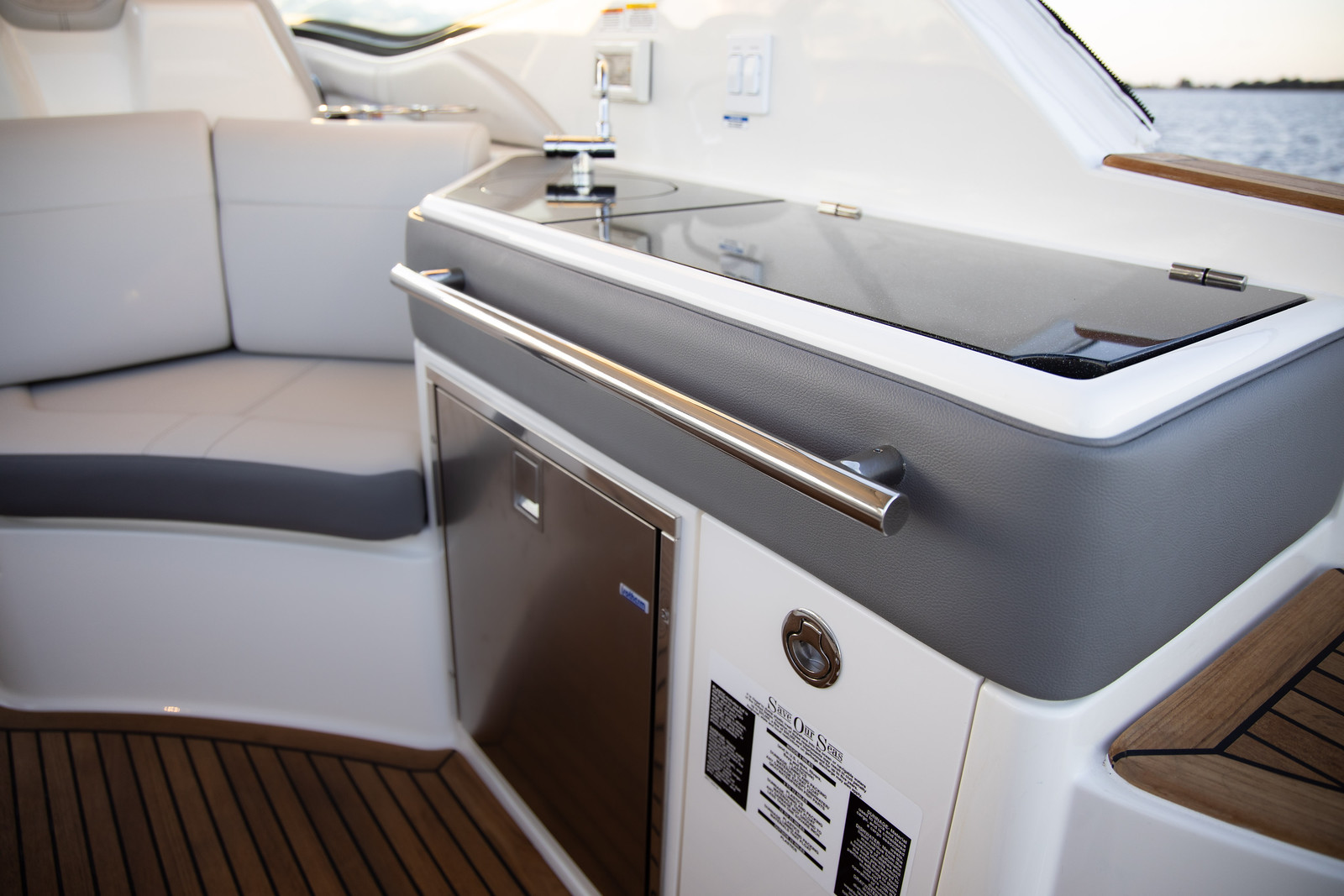 sea-ray-230-sundancer-outboarder-auáenkche