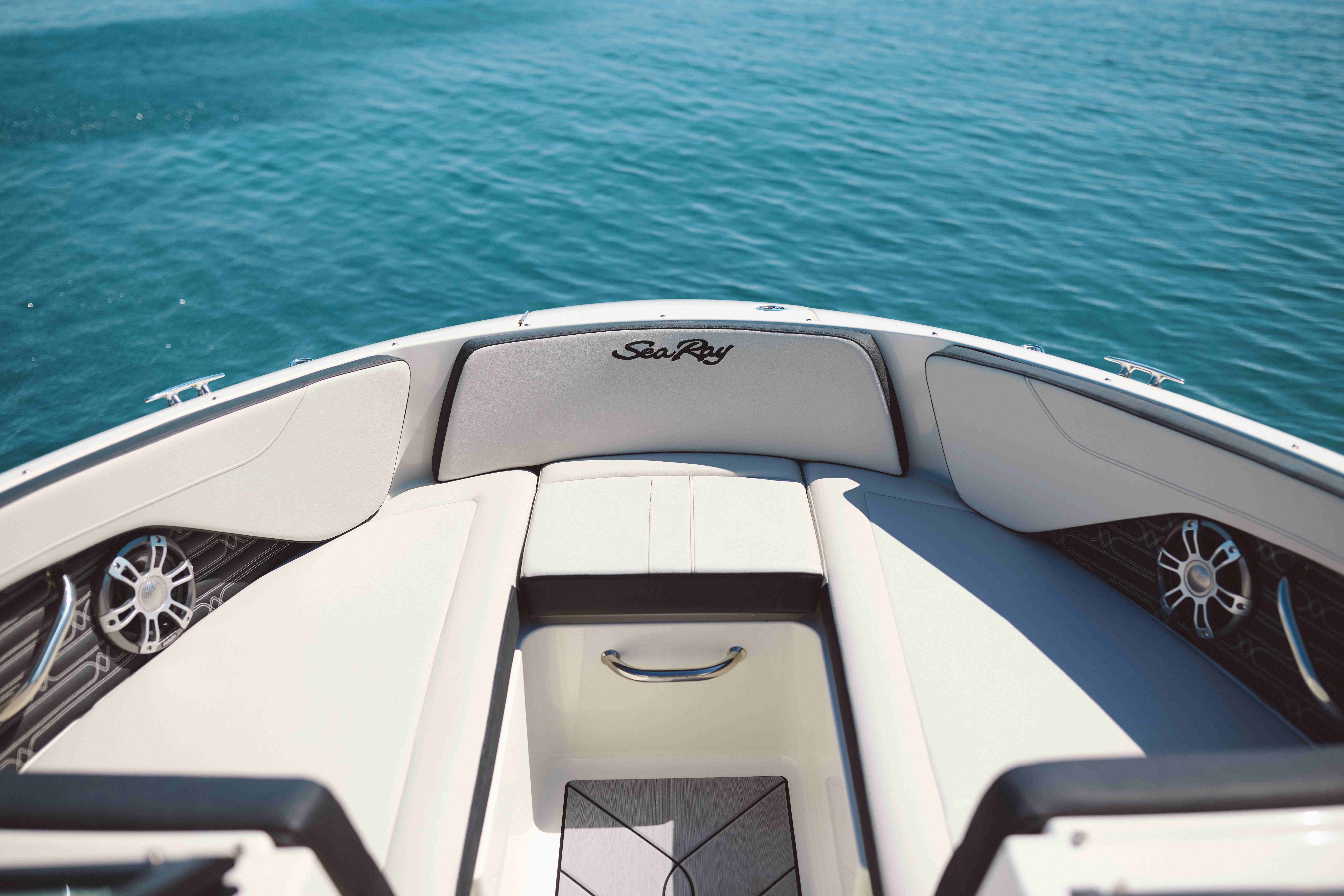 sea-ray-210-spxe-innenborder-neu