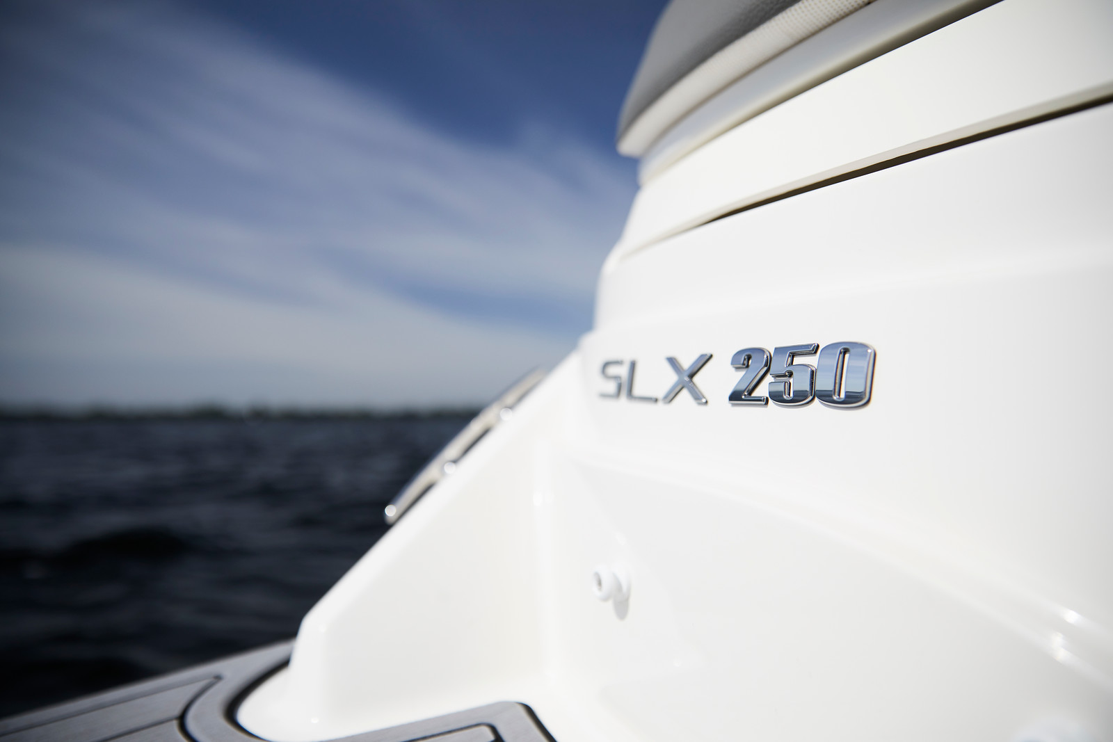 sea-ray-250-slxe