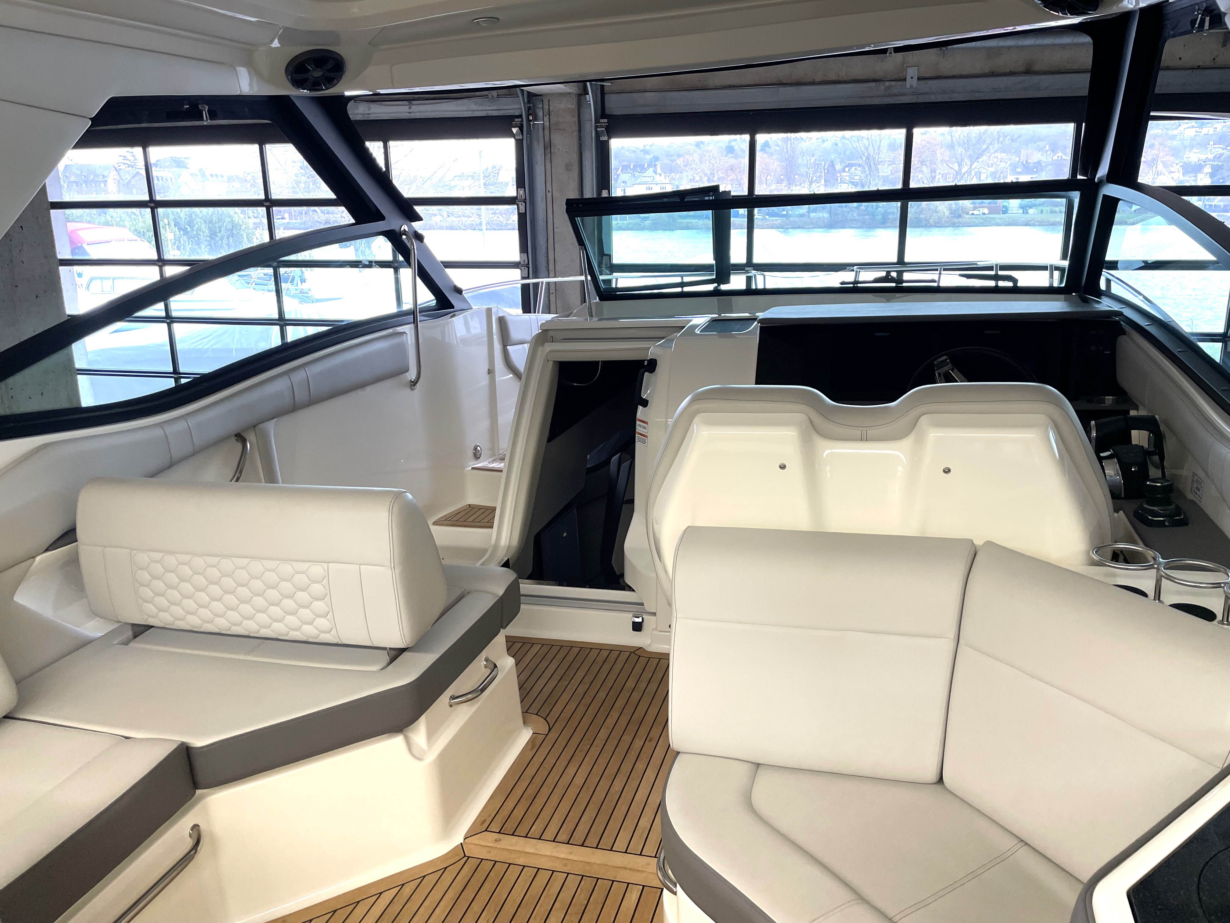 sea-ray-320-sundancer-kabinenboot-neuwertig