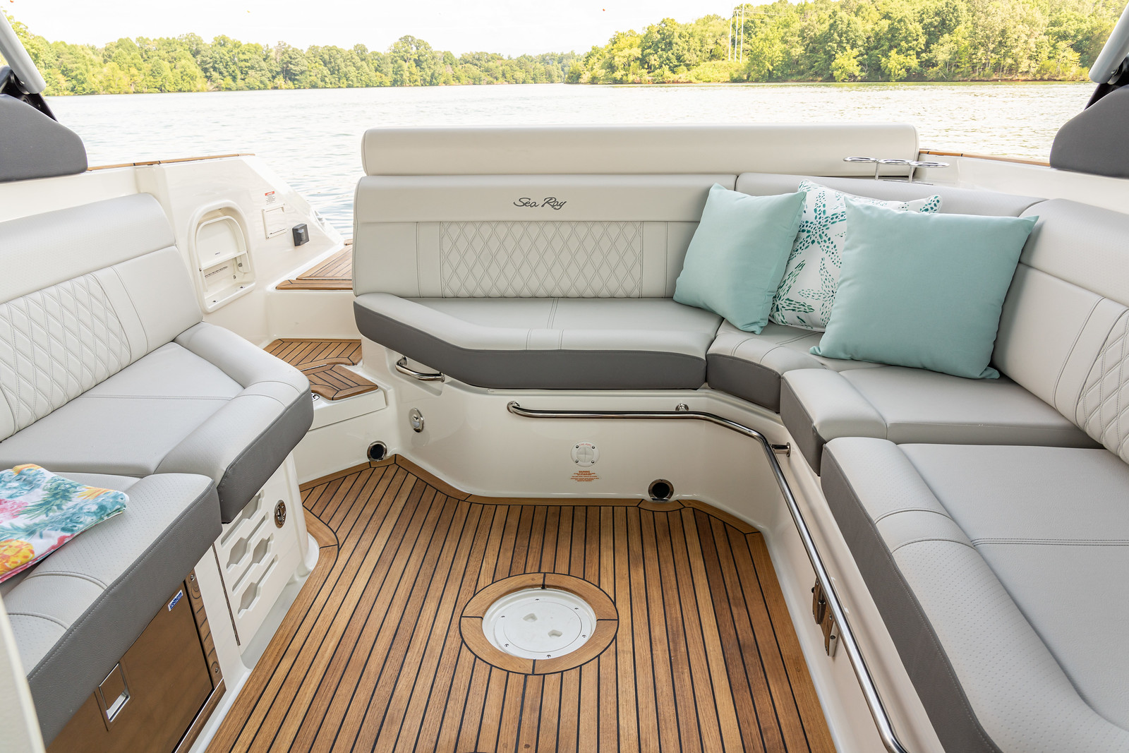 sea-ray-280-slx-cockpit-sportboot-kaufen