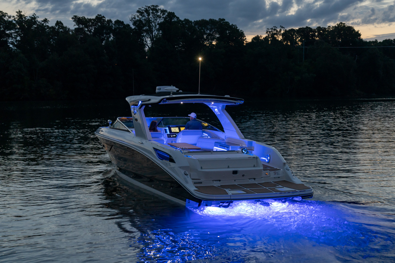 sea-ray-350-slx-unterwasserbeleuchtung