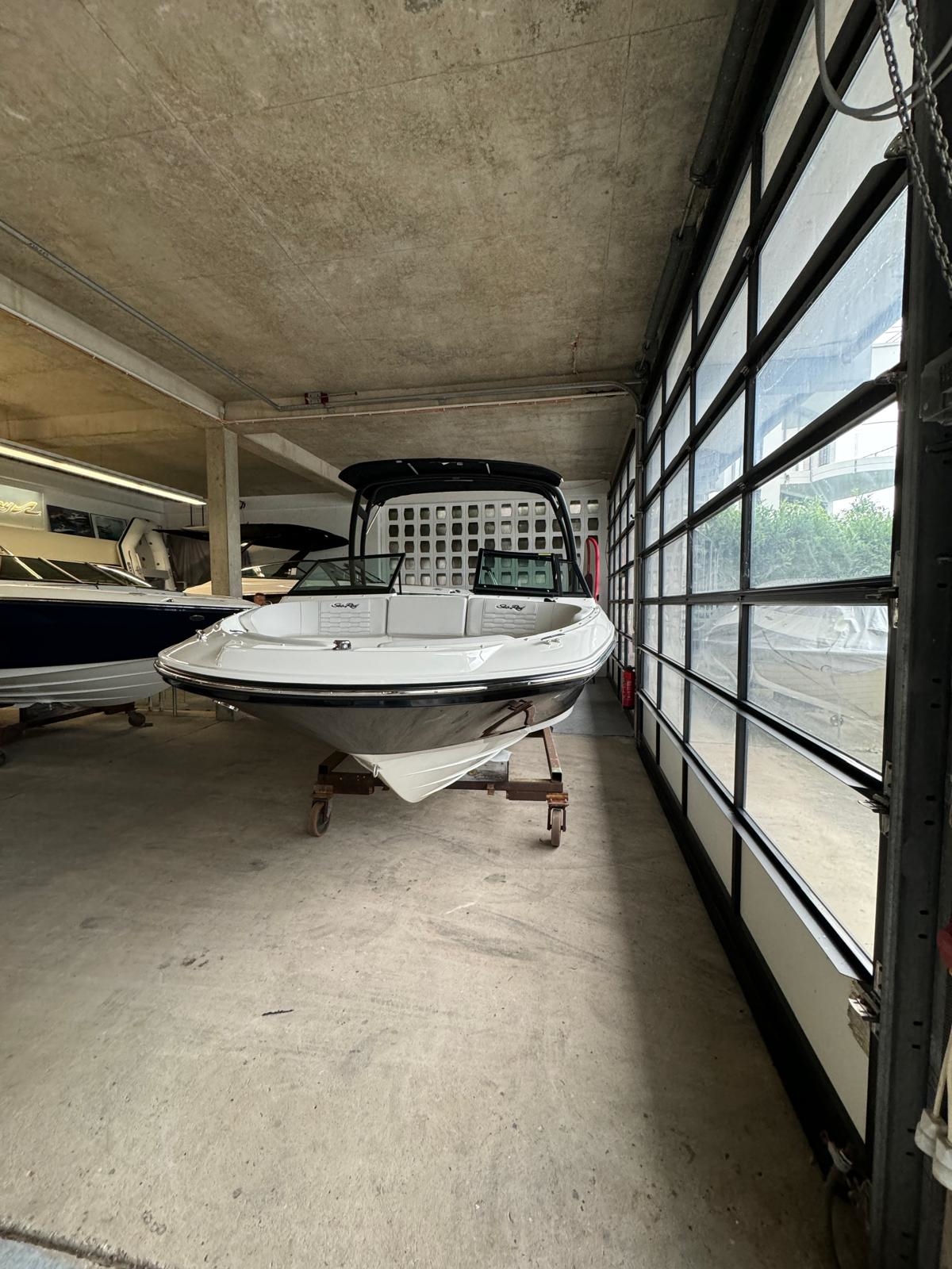 sea-ray-210-spxe-2023-gruehn-wassersportzentrum-tower